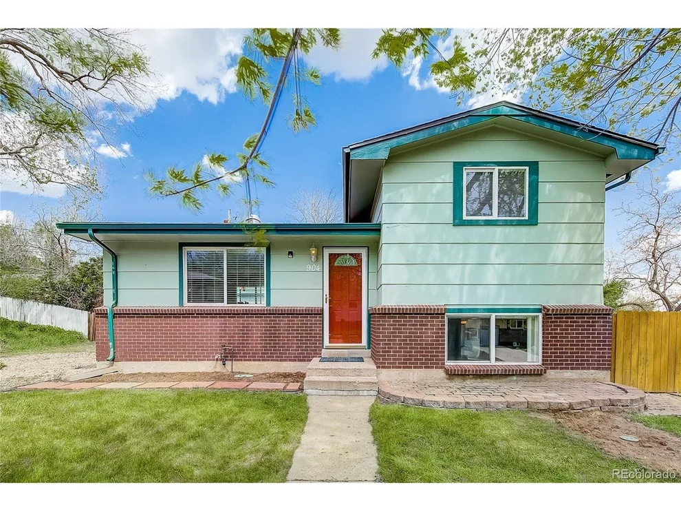 Unit for sale at 904 S Queen Way, Lakewood, CO 80226