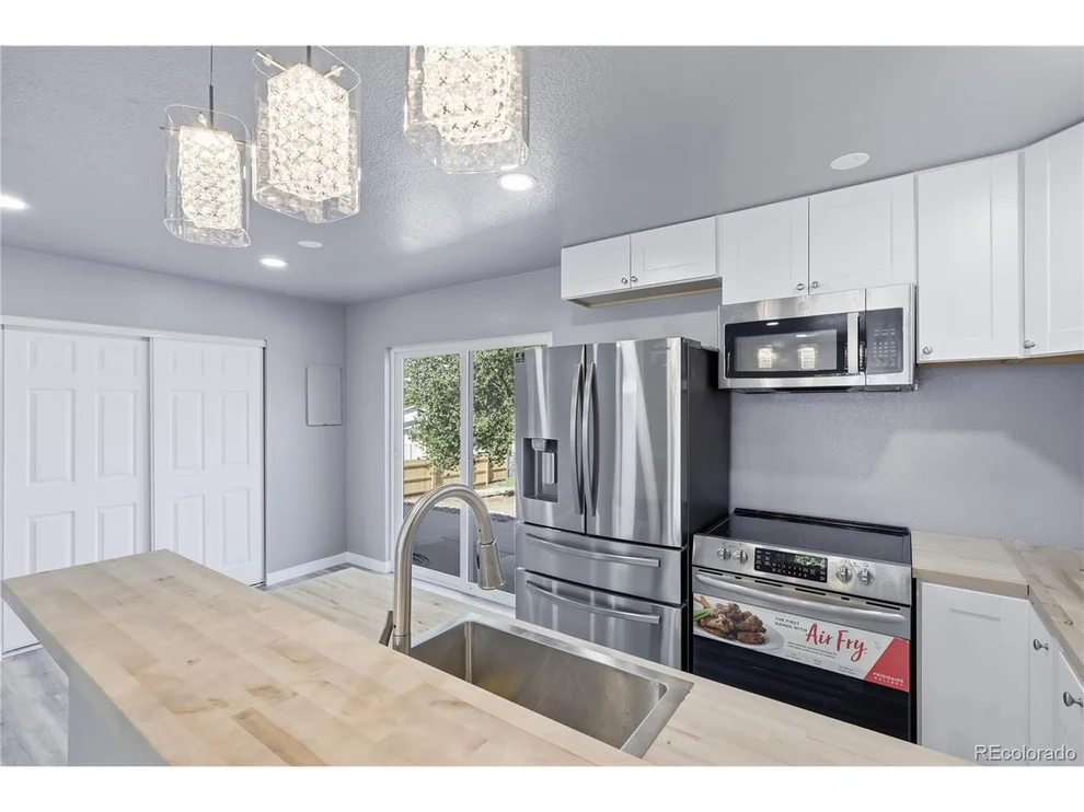 Unit for sale at 9465 Damon Dr, Denver, CO 80260