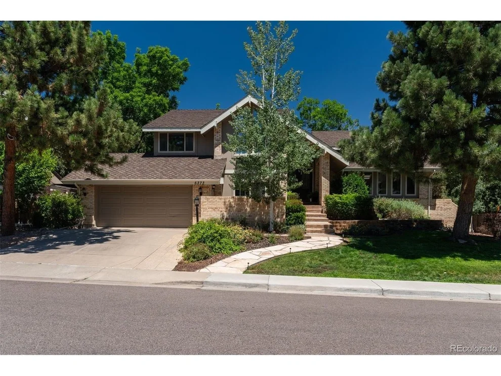 Unit for sale at 5373 E Links Cir, Centennial, CO 80122