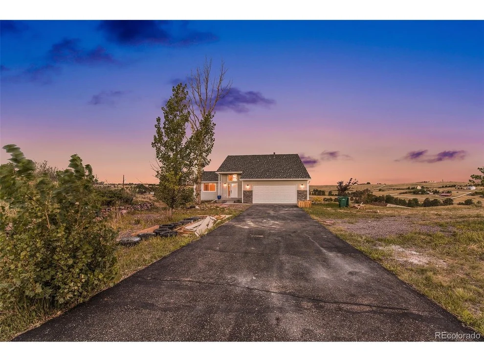 Unit for sale at 752 Meadow Station Cir, Parker, CO 80138
