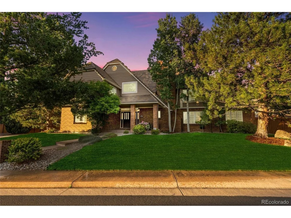 Unit for sale at 16271 E Berry Dr, Centennial, CO 80015