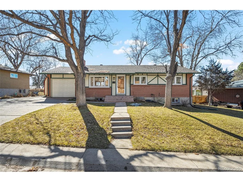 Unit for sale at 7864 Hampden Cir E, Denver, CO 80237