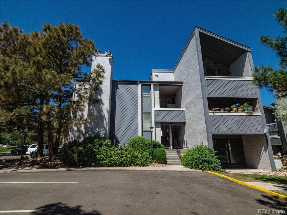 Unit for sale at 9887 E Peakview Ave, Englewood, CO 80111