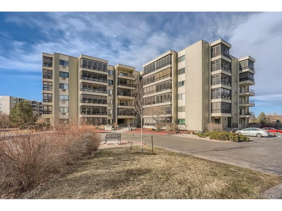 Unit for sale at 13901 E Marina Dr, Aurora, CO 80014