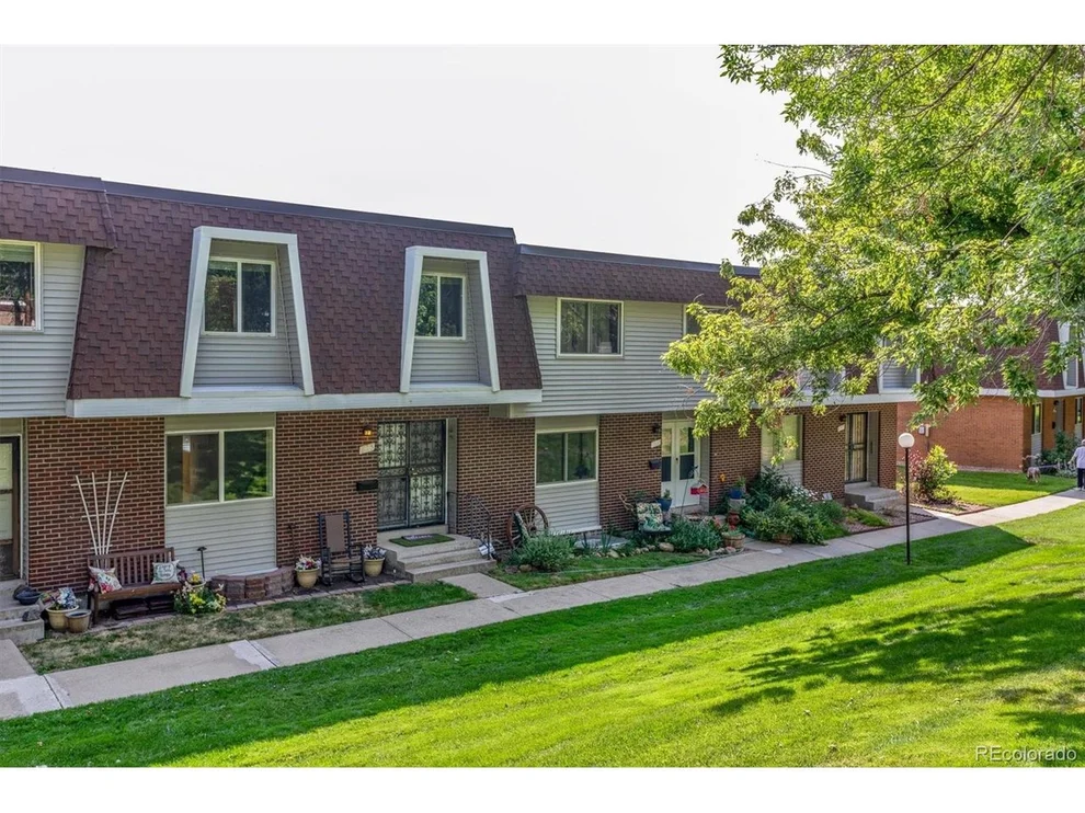 Unit for sale at 625 S Xenon Ct, Lakewood, CO 80228
