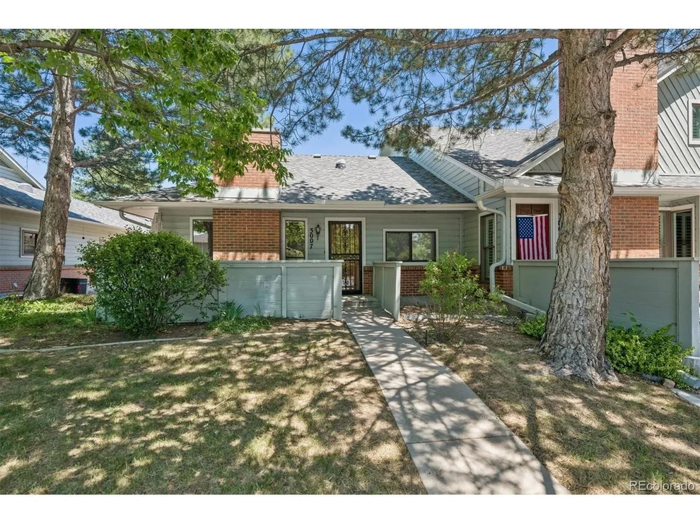 Unit for sale at 3007 E Long Circle S, Littleton, CO 80122