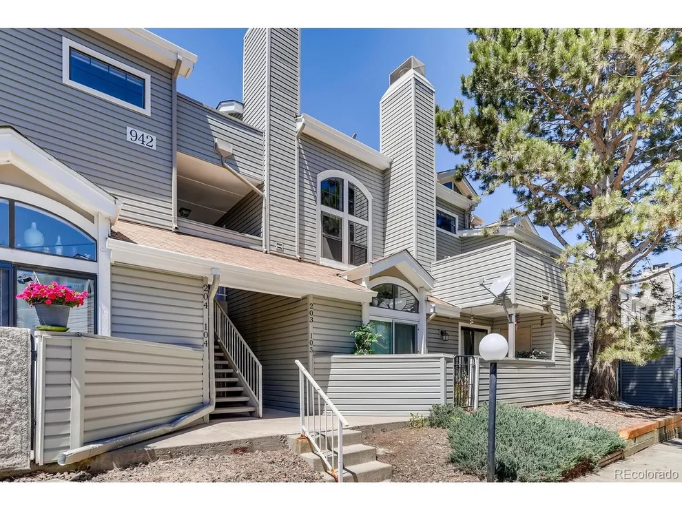 Unit for sale at 942 S Walden St, Aurora, CO 80017
