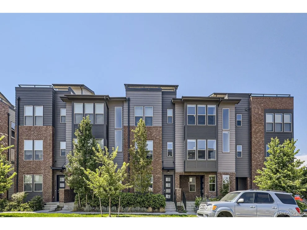 Unit for sale at 8612 E 47th Ave, Denver, CO 80238