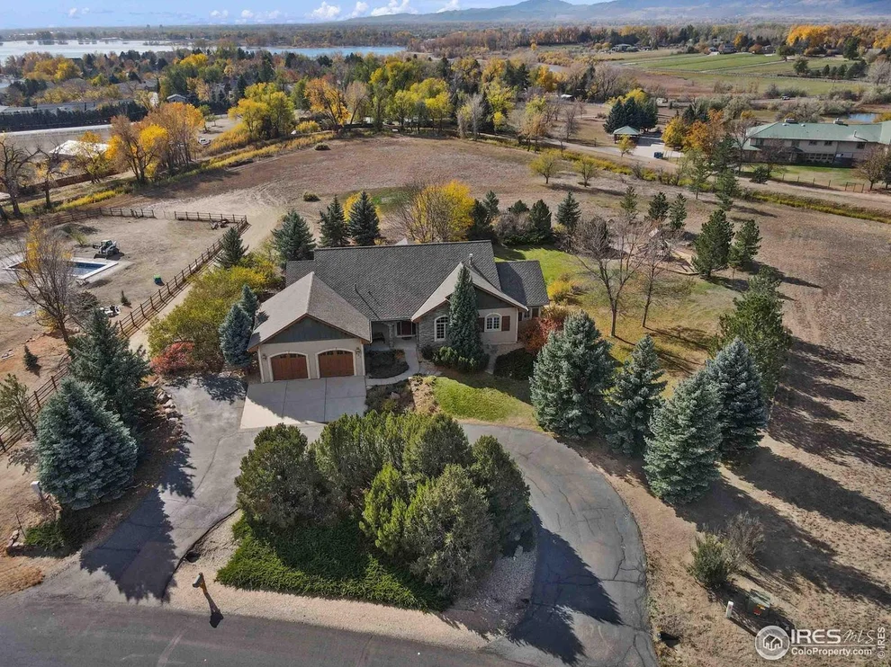 Unit for sale at 421 Deerfield Cir, Fort Collins, CO 80524