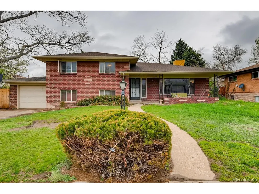 Unit for sale at 7871 Crestview Ln, Denver, CO 80221