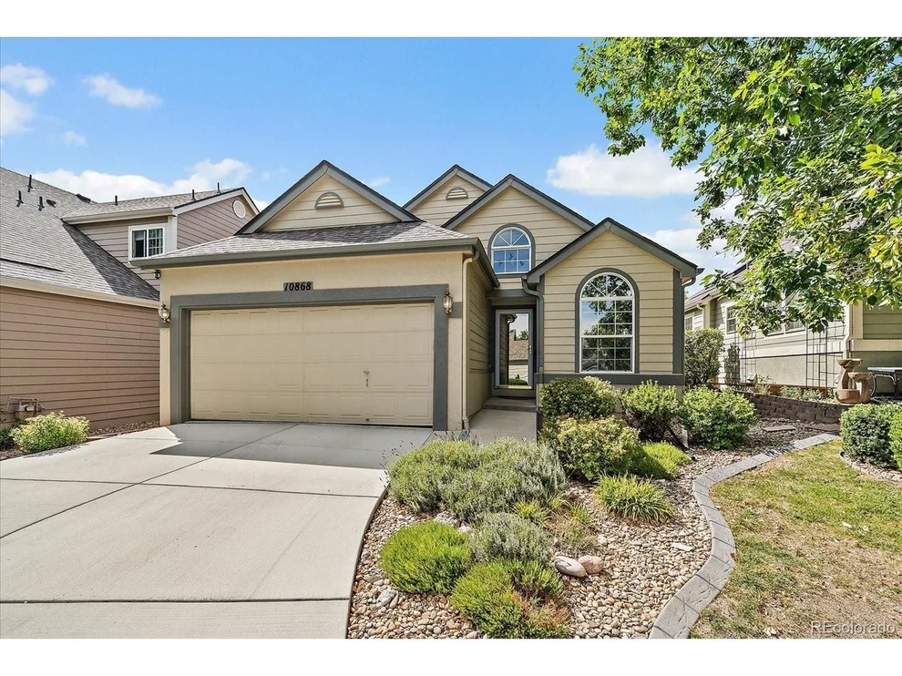 Unit for sale at 10868 W Dumbarton Dr, Littleton, CO 80127