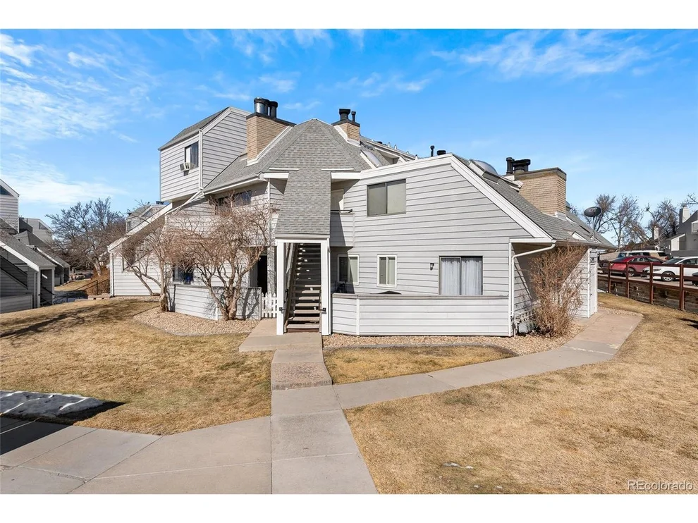 Unit for sale at 17093 E Tennessee Dr, Aurora, CO 80017