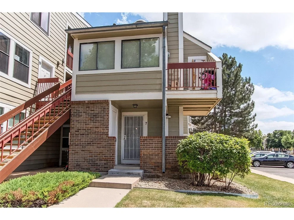 Unit for sale at 932 S Dearborn Way, Aurora, CO 80012