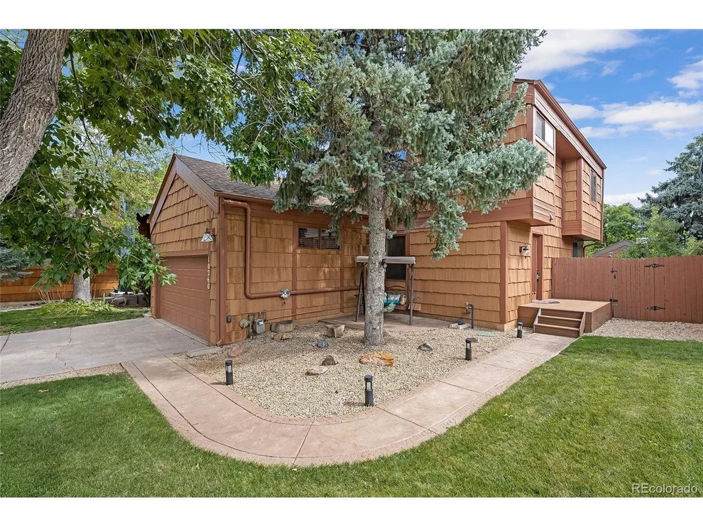 Unit for sale at 10260 W Alamo Pl, Littleton, CO 80127