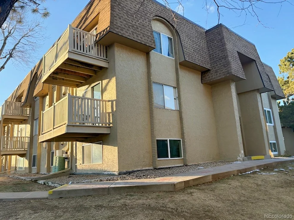 Unit for sale at 7615 E Quincy Ave, Denver, CO 80237