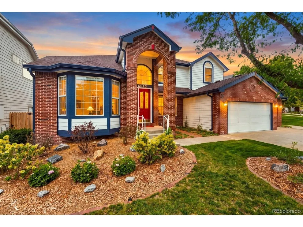 Unit for sale at 5643 S Ventura Ct, Centennial, CO 80015