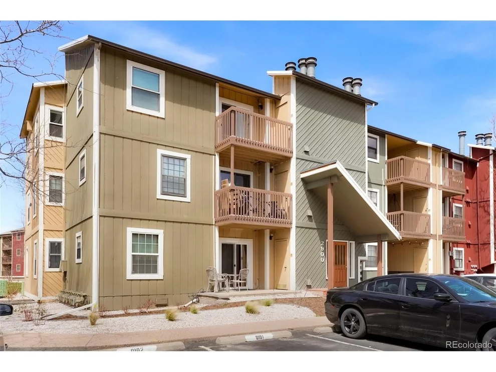 Unit for sale at 2900 Shadow Creek Dr, Boulder, CO 80303