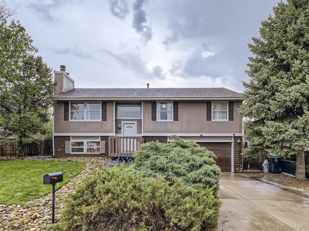 Unit for sale at 929 S Salida St, Aurora, CO 80017