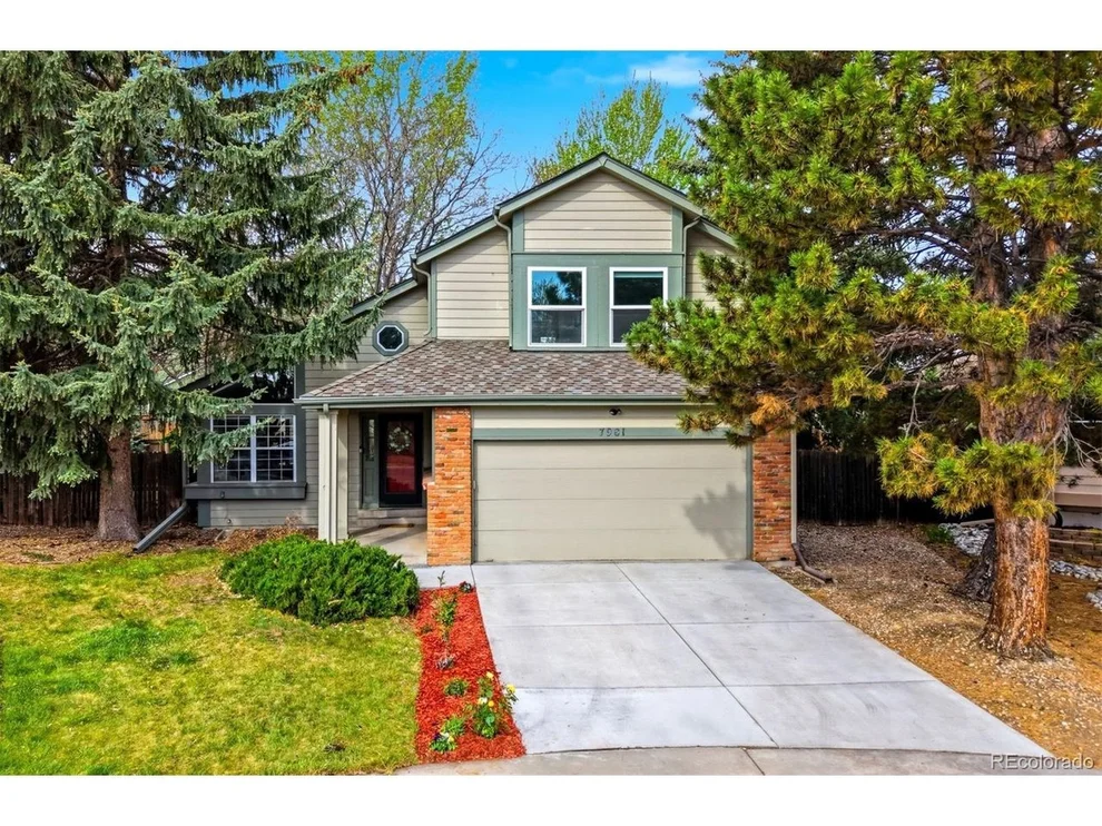 Unit for sale at 7981 S Vine Ct, Centennial, CO 80122