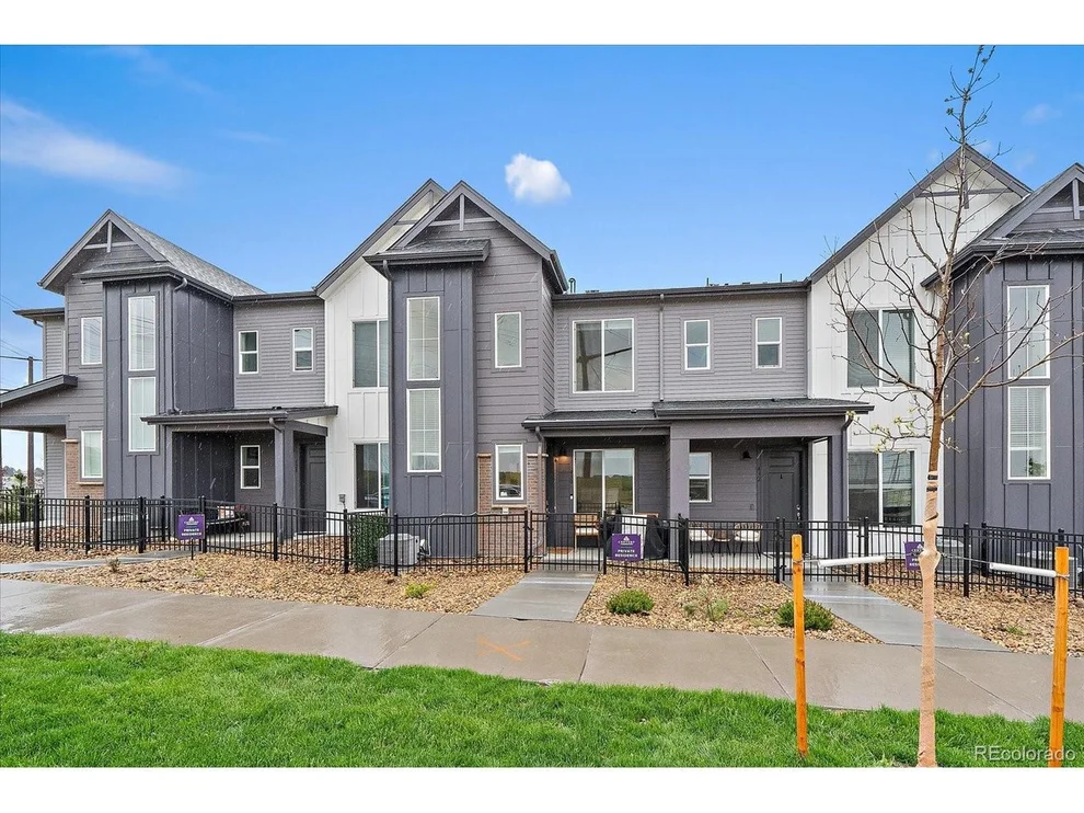 Unit for sale at 430 Millwall Cir, Castle Pines, CO 80108