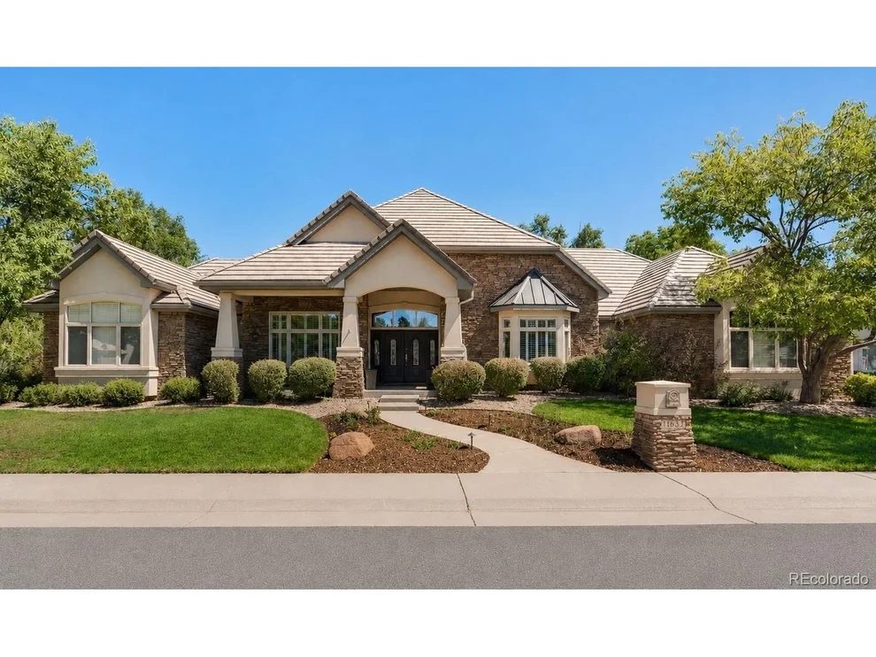 Unit for sale at 11657 E Berry Dr, Englewood, CO 80111