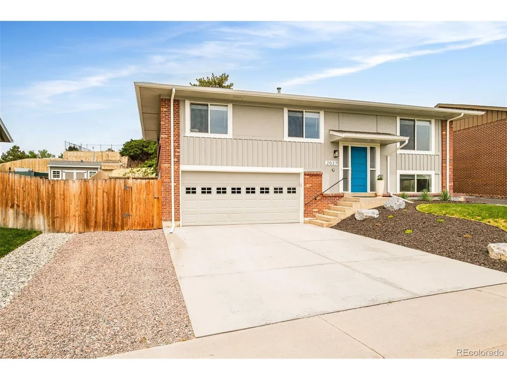 Unit for sale at 2027 S Welch Cir, Lakewood, CO 80228