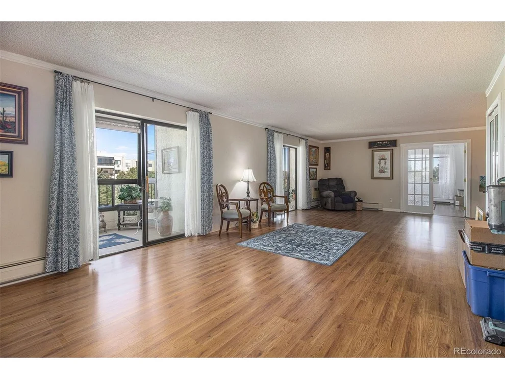 Unit for sale at 13850 E Marina Dr, Aurora, CO 80014