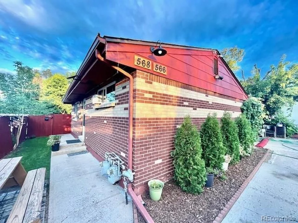 Unit for sale at 566 S Patton Ct, Denver, CO 80219