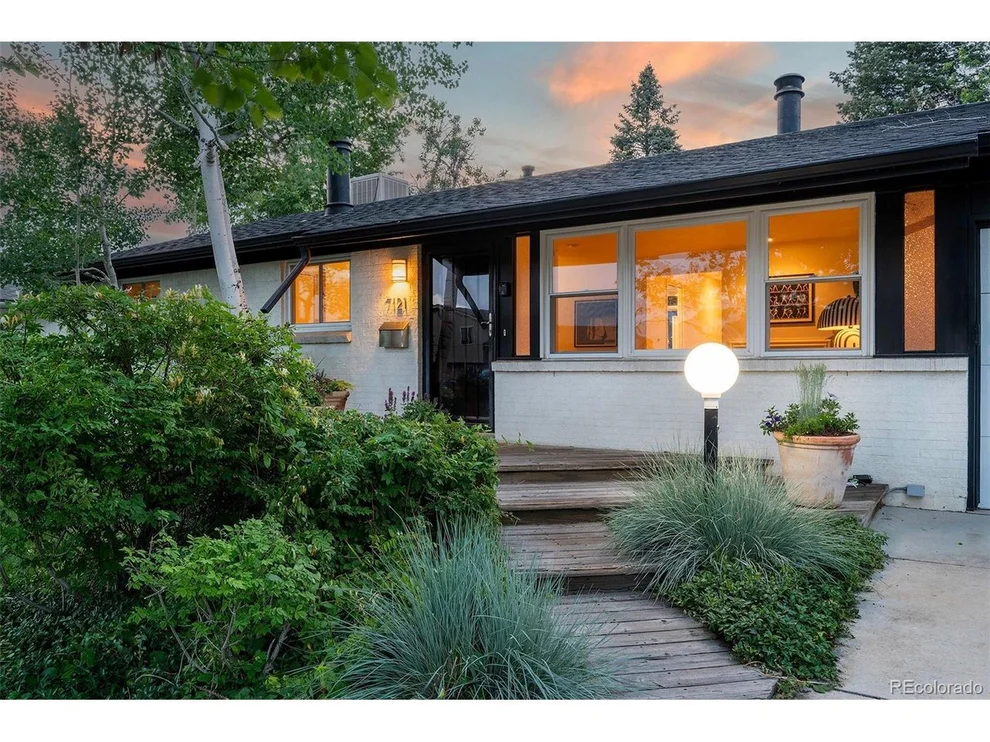 Unit for sale at 7121 E Arkansas Ave, Denver, CO 80224