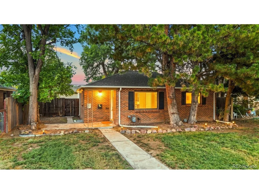 Unit for sale at 3395 N Oneida St, Denver, CO 80207