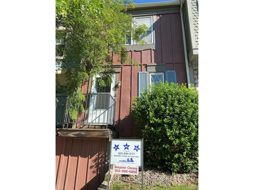 Unit for sale at 2487 E Nichols Cir, Centennial, CO 80122