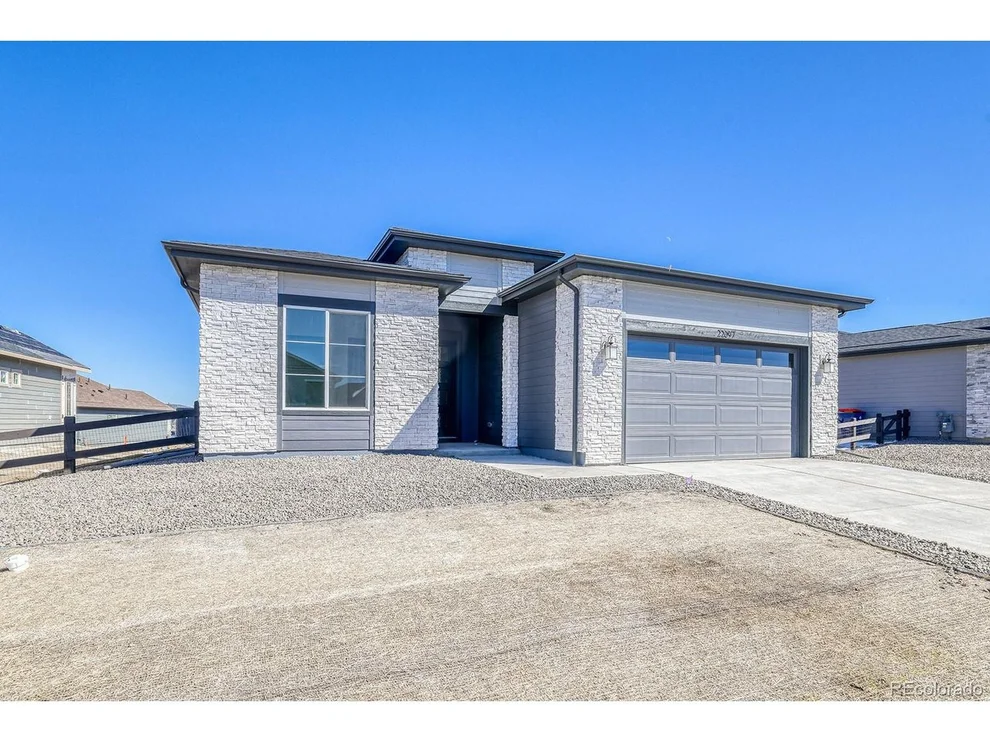Unit for sale at 22097 E Rockinghorse Pkwy, Aurora, CO 80016