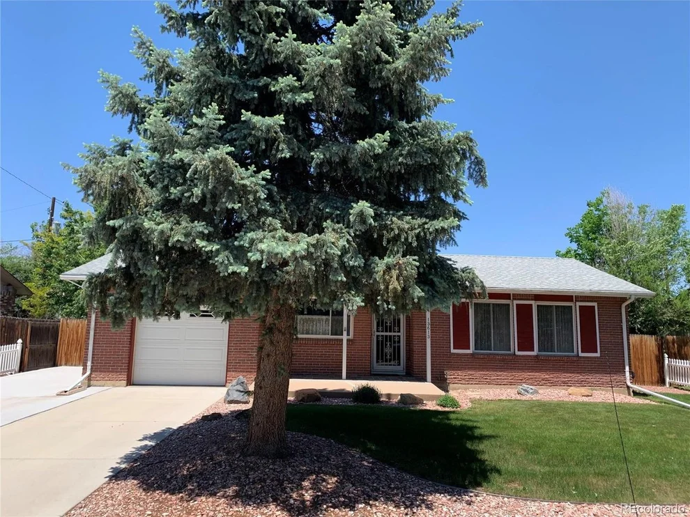 Unit for sale at 13613 E Exposition Ave, Aurora, CO 80012