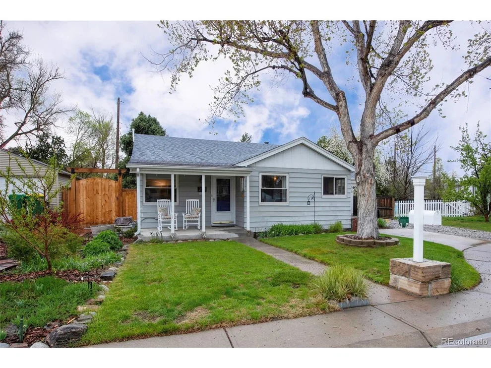 Unit for sale at 2171 W Fair Cir, Littleton, CO 80120