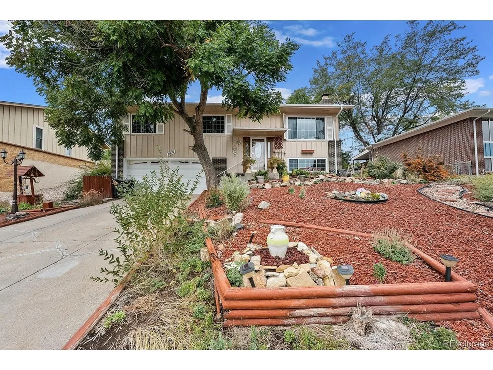 Unit for sale at 1571 S Zang St, Lakewood, CO 80228
