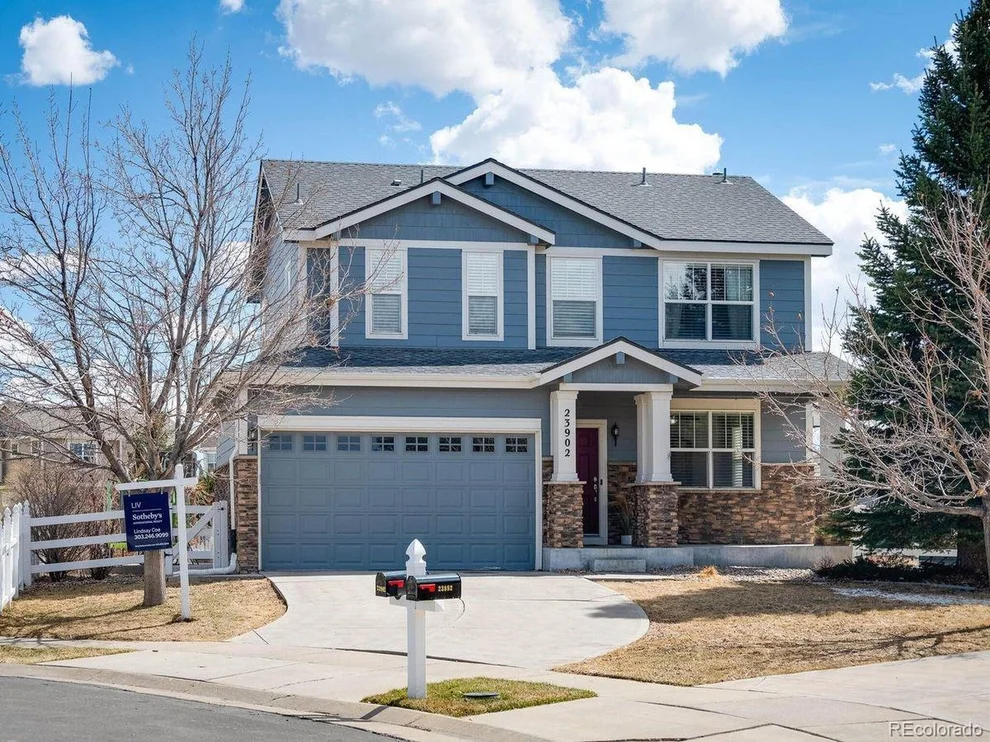 Unit for sale at 23902 E Alabama Dr, Aurora, CO 80018