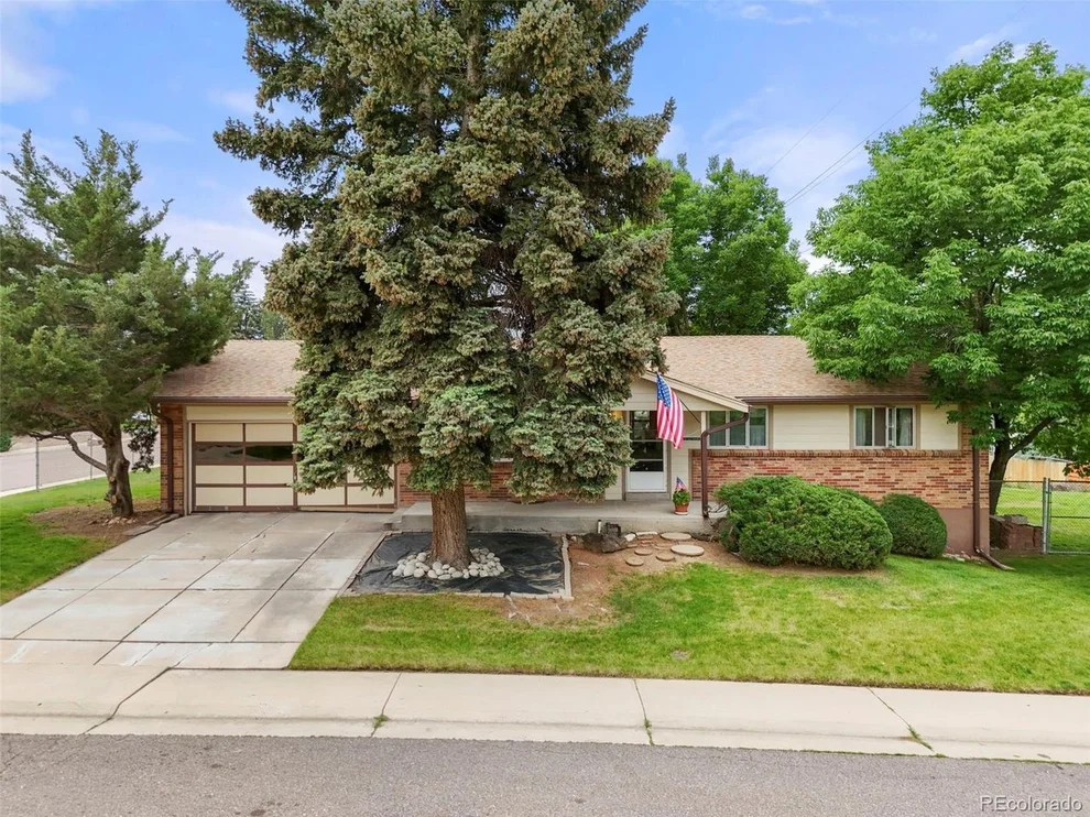 Unit for sale at 8198 E Lehigh Dr, Denver, CO 80237