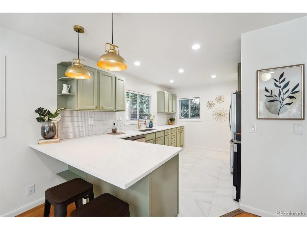 Unit for sale at 5771 S greenwood St, Littleton, CO 80120