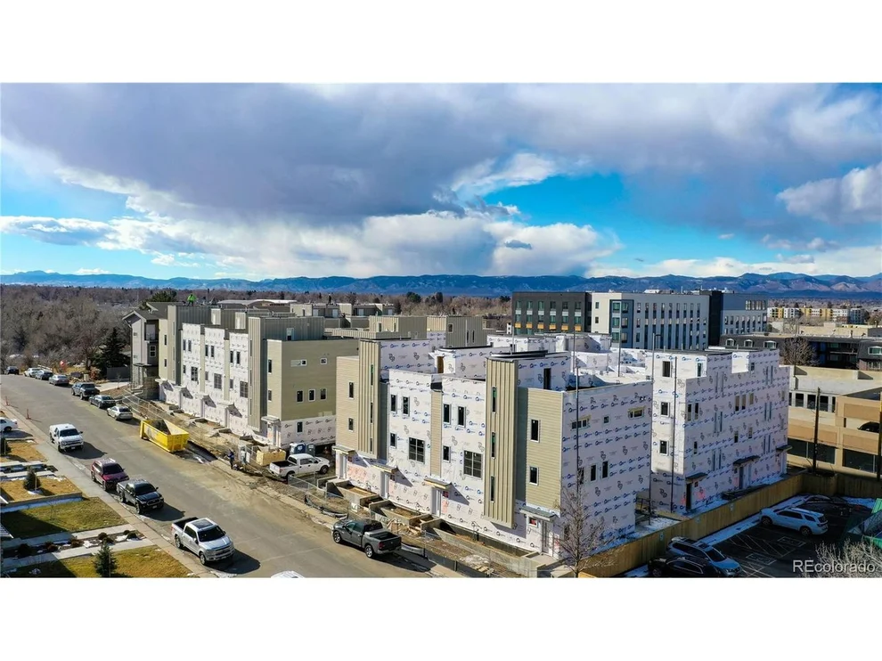 Unit for sale at 3545 S Emerson St, Englewood, CO 80113