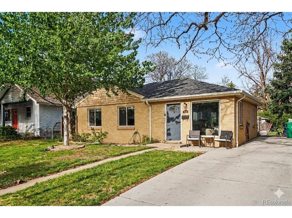 Unit for sale at 2216 S Clermont St, Denver, CO 80222