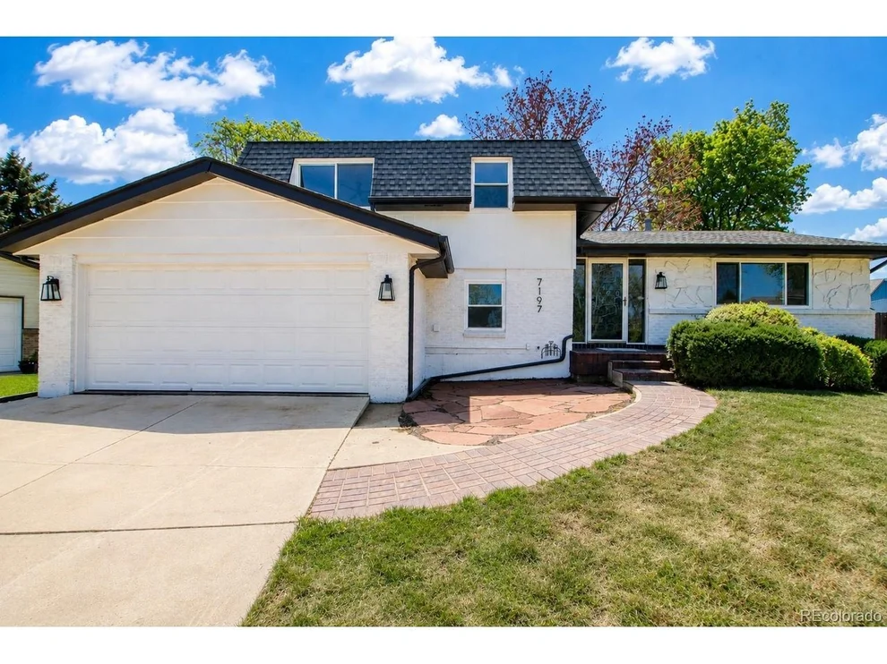 Unit for sale at 7197 S Fairfax Ct, Centennial, CO 80122