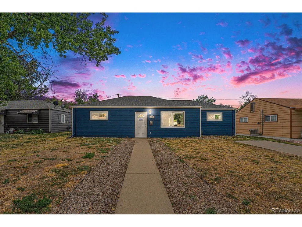 Unit for sale at 825 Zion St, Aurora, CO 80011