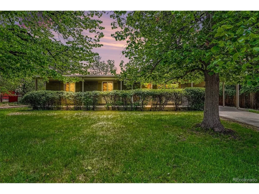 Unit for sale at 748 W Larigo Ave, Littleton, CO 80120