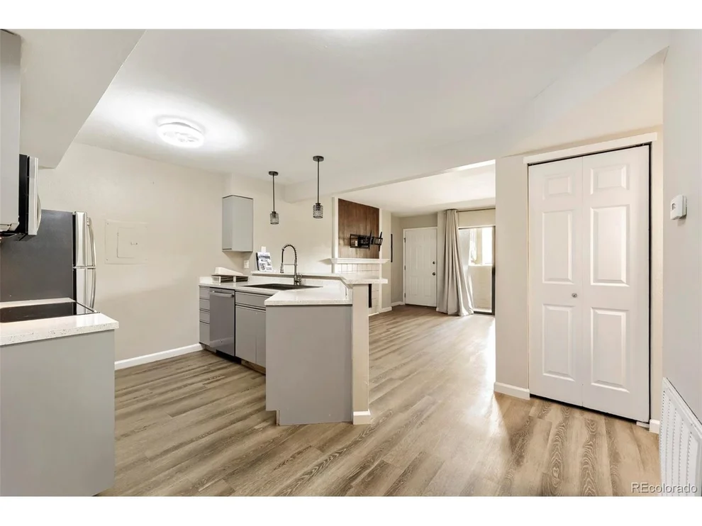 Unit for sale at 30 S Boulder Cir, Boulder, CO 80303