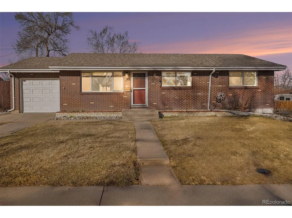 Unit for sale at 5475 S Lakeview St, Littleton, CO 80120