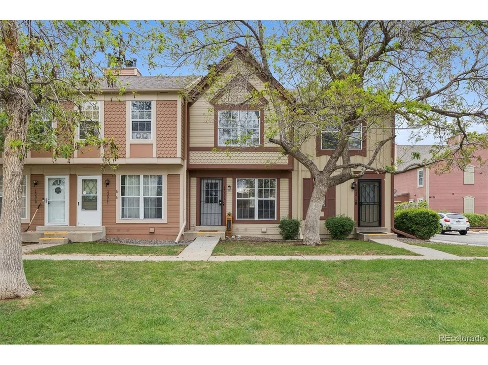 Unit for sale at 14201 E Hawaii Cir, Aurora, CO 80012