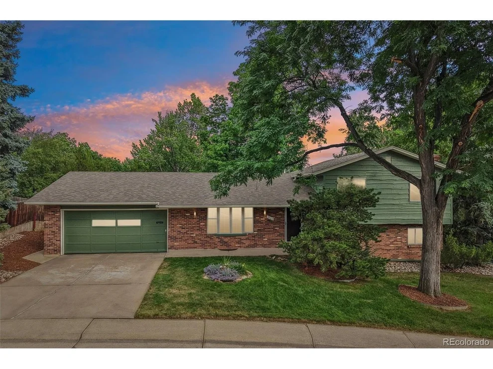 Unit for sale at 2720 S Chase Way, Denver, CO 80227
