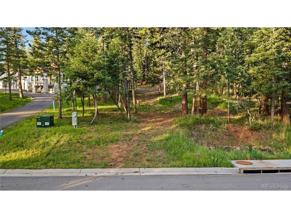 Unit for sale at 8125 Bannock Dr, Larkspur, CO 80118