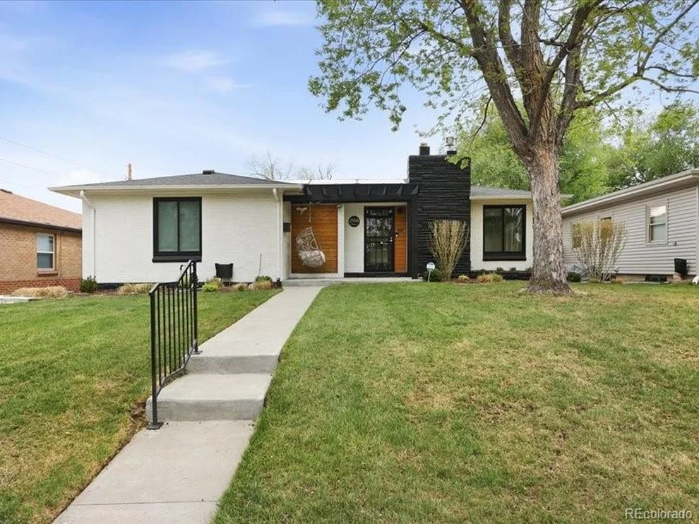 Unit for sale at 2918 S Ogden St, Englewood, CO 80113