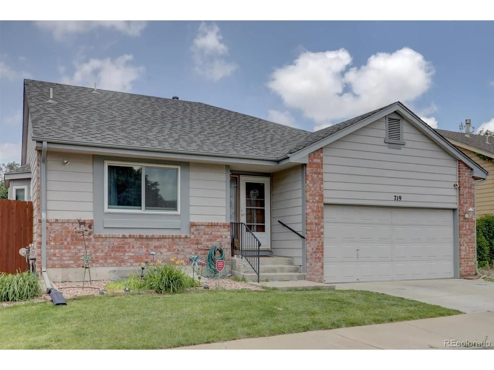 Unit for sale at 719 Kittredge St, Aurora, CO 80011